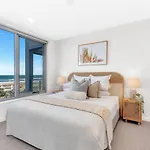 \'Moana Wave\' A Marvellous Beachfront Residence