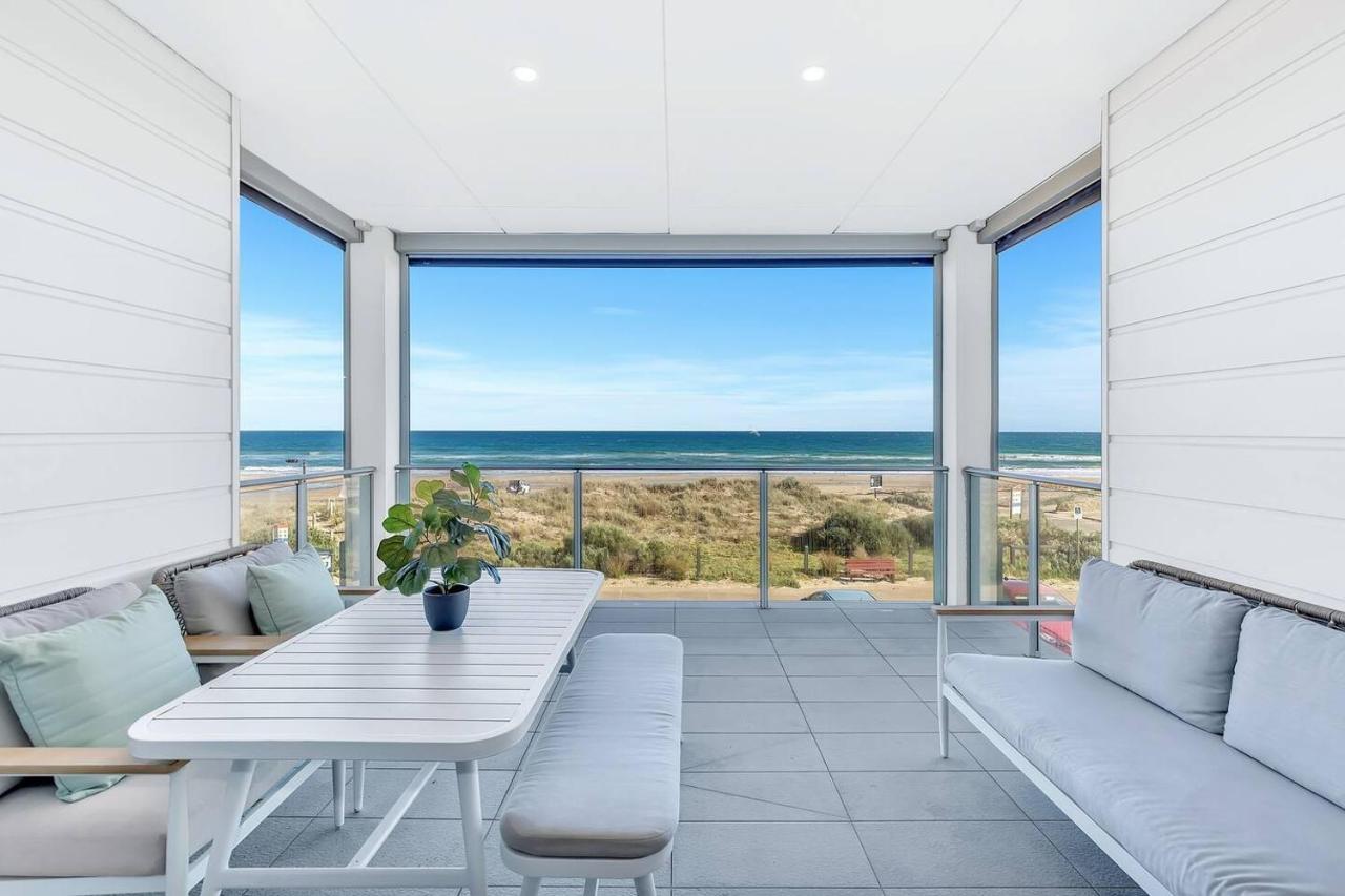 'moana Wave' A Marvellous Beachfront Apartment